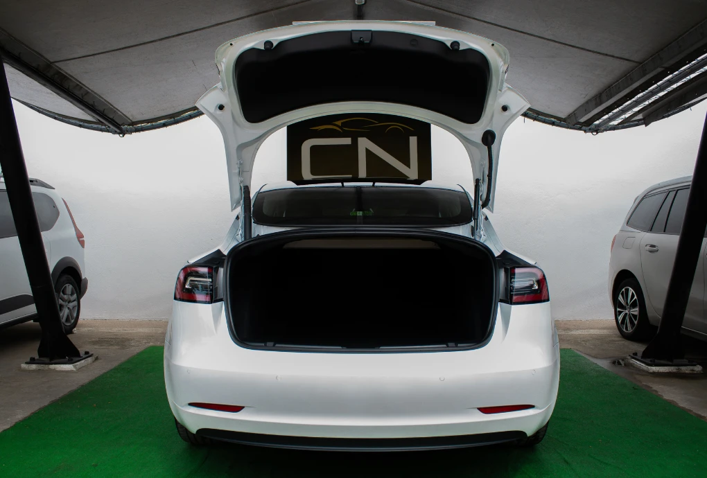 Tesla Model 3 Standard Range Plus RWD