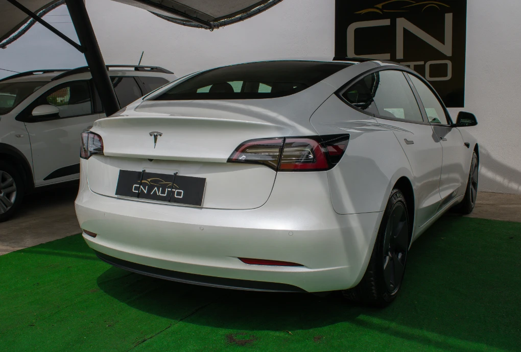 Tesla Model 3 Standard Range Plus RWD