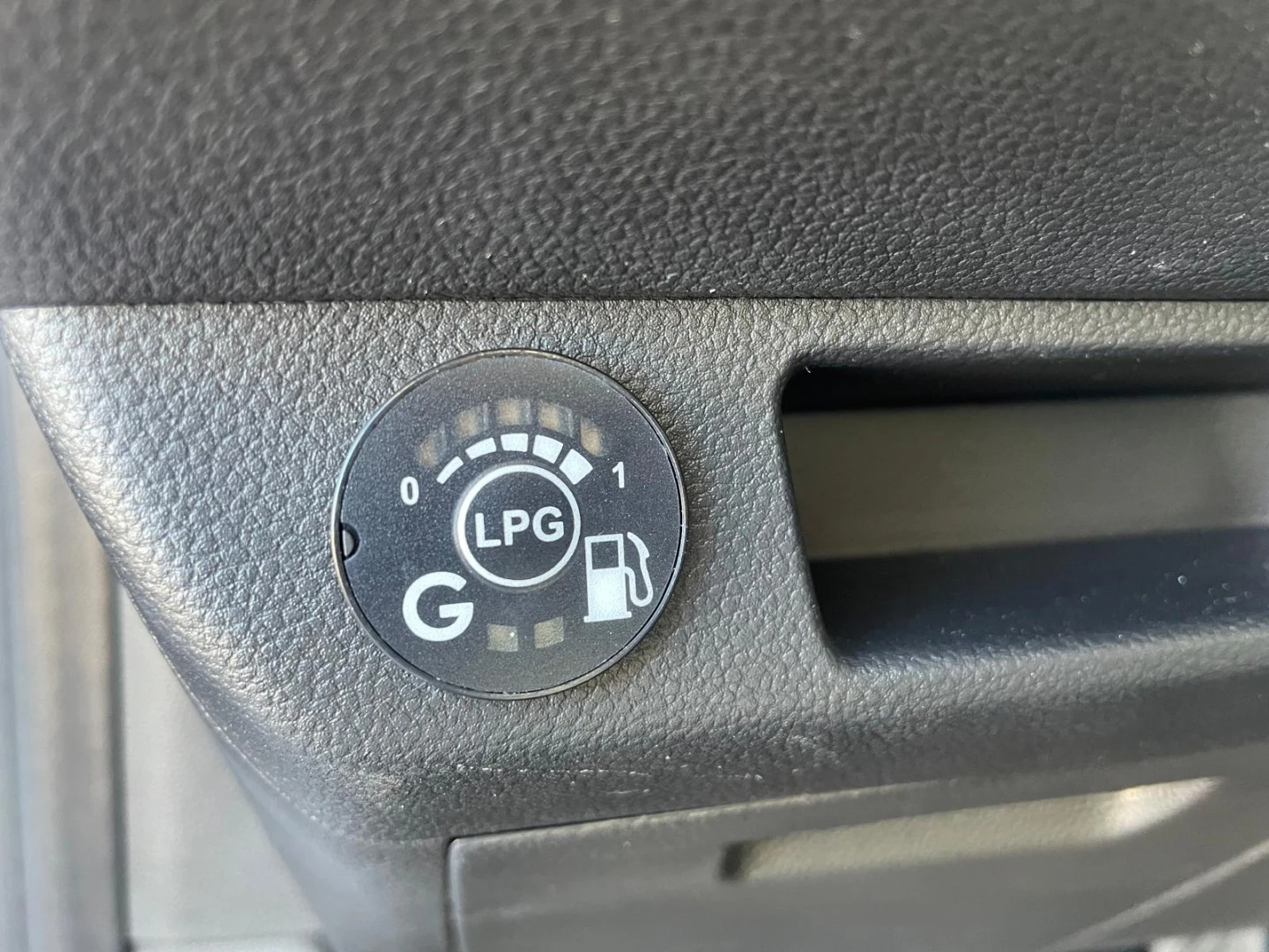 Mitsubishi Colt 1.0 BI-FUEL