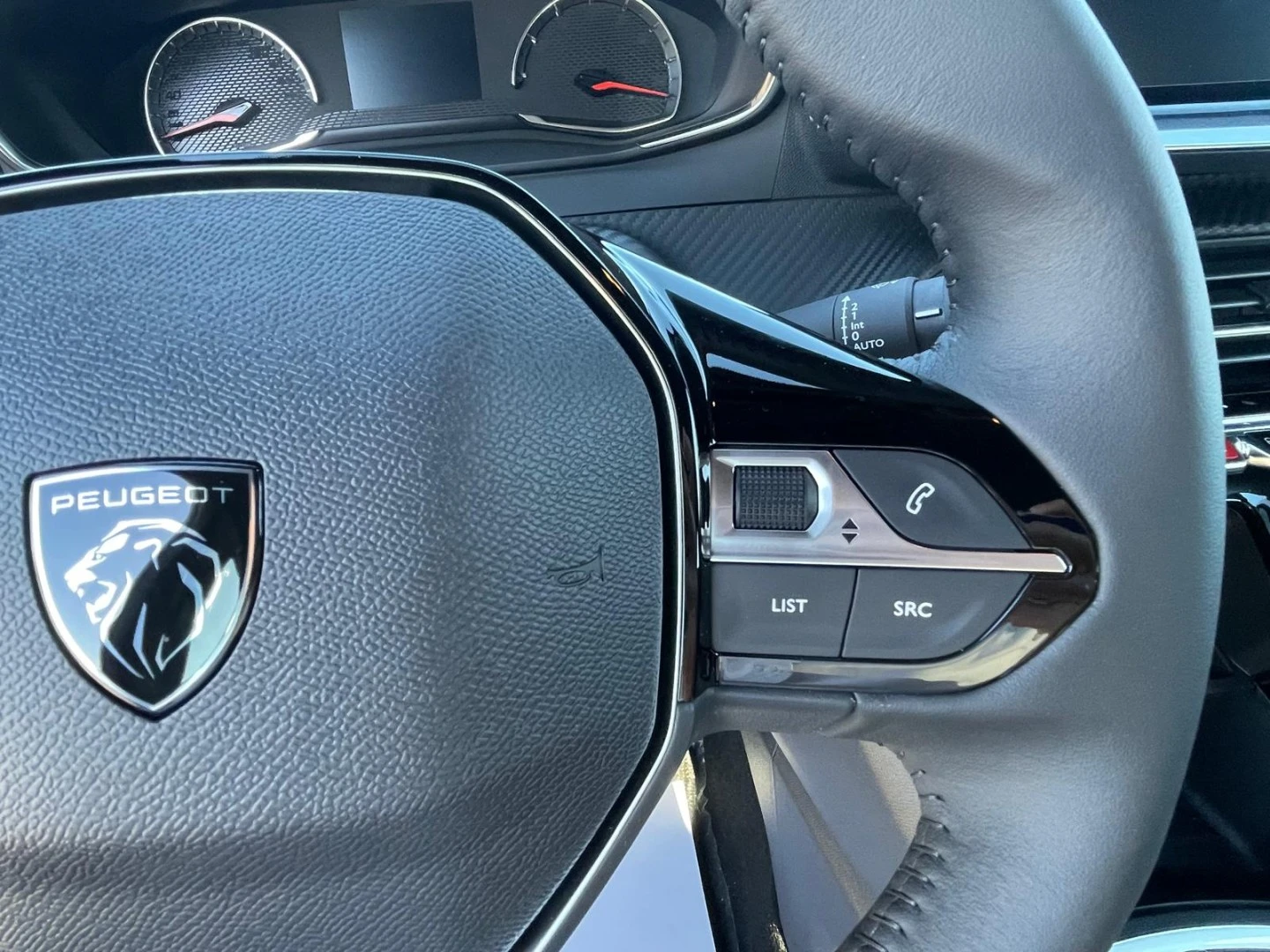 Peugeot 2008 1.2 PURETECH STYLE