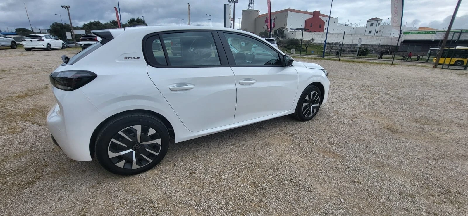 Peugeot e-208 50 kWh Style