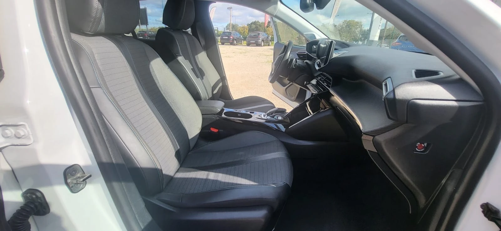 Peugeot 208 1.2 PureTech Allure Pack EAT8