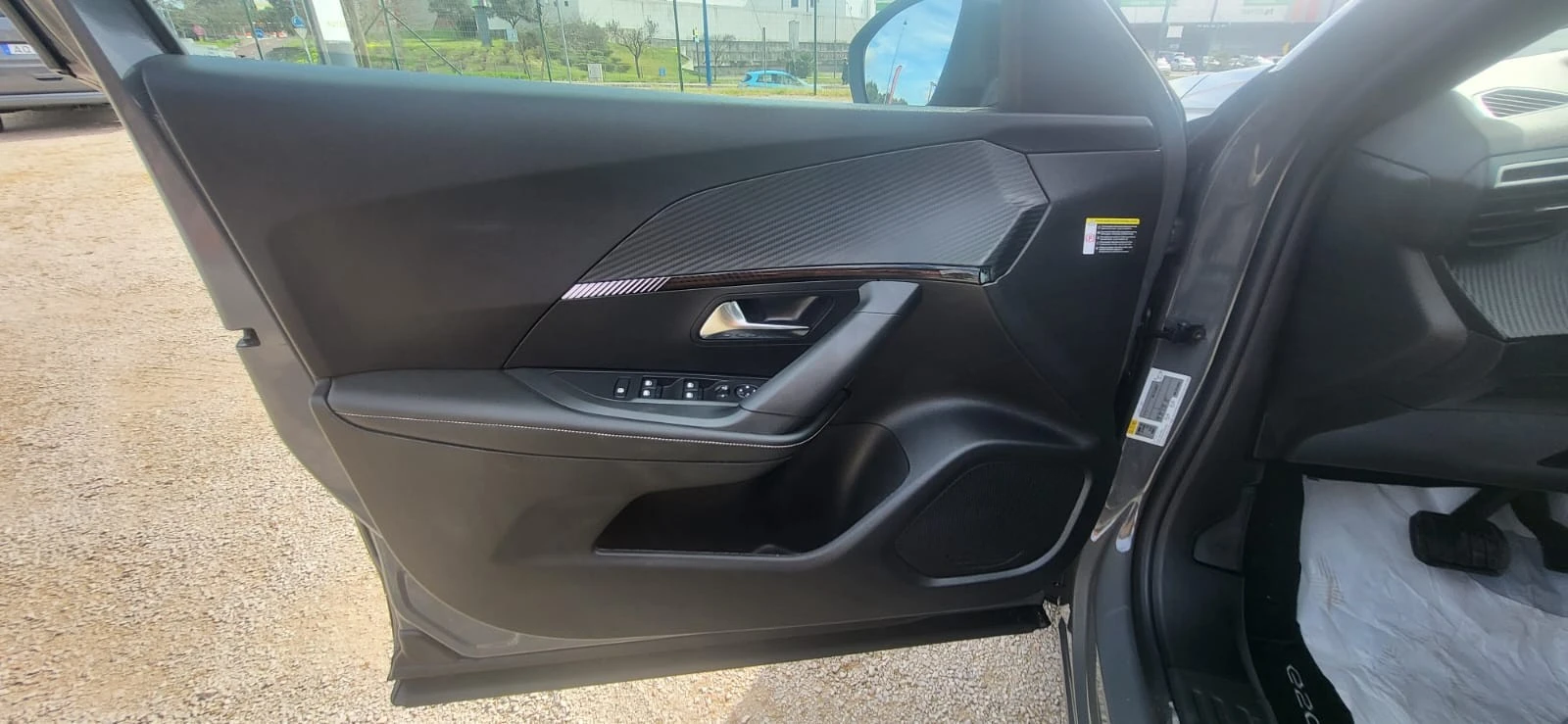 Peugeot e-2008 54 kWh Allure