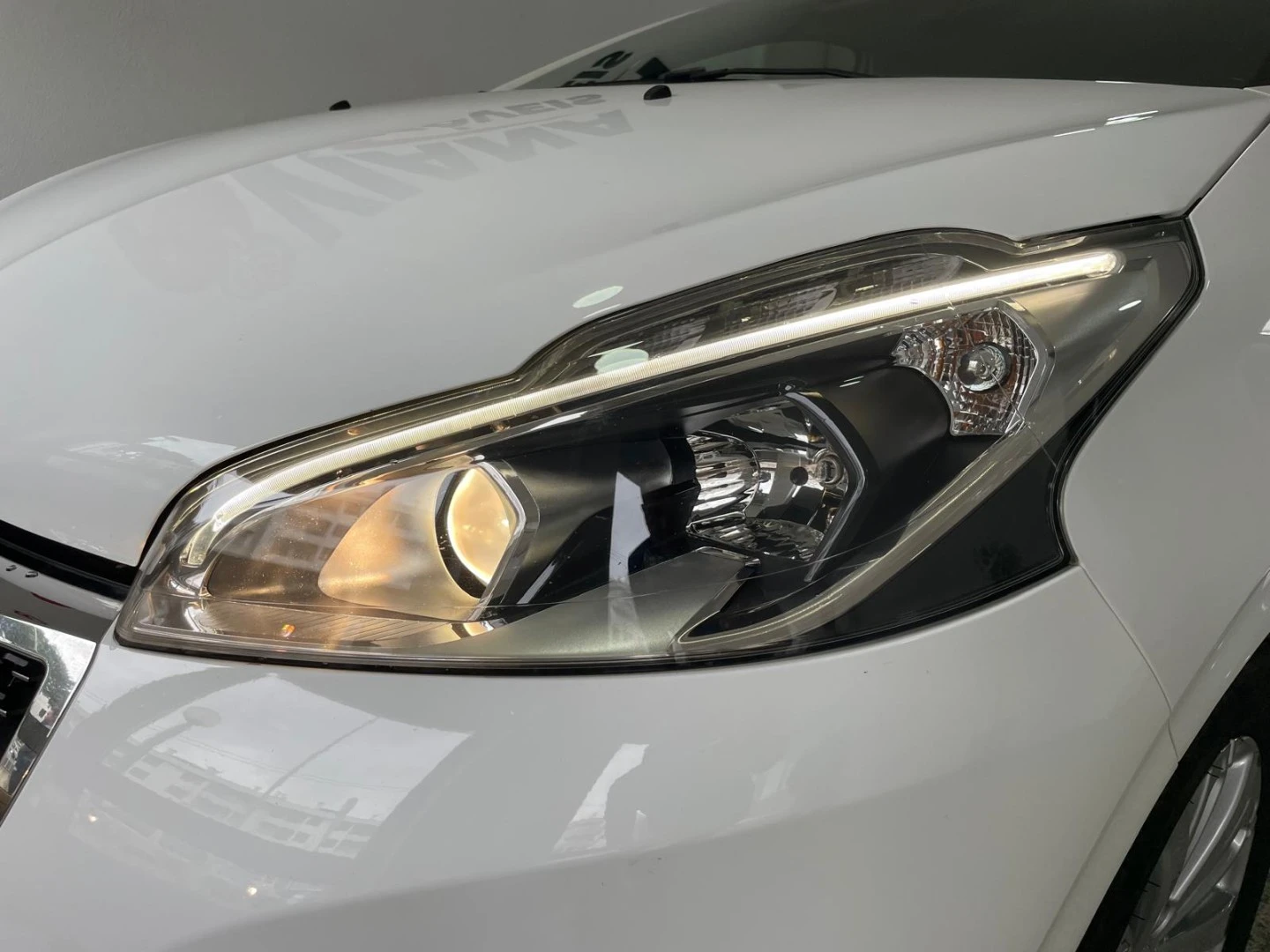 Peugeot 208 1.2 PureTech Signature