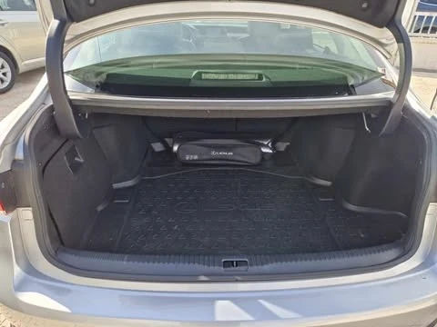 Lexus IS 300H Executive+