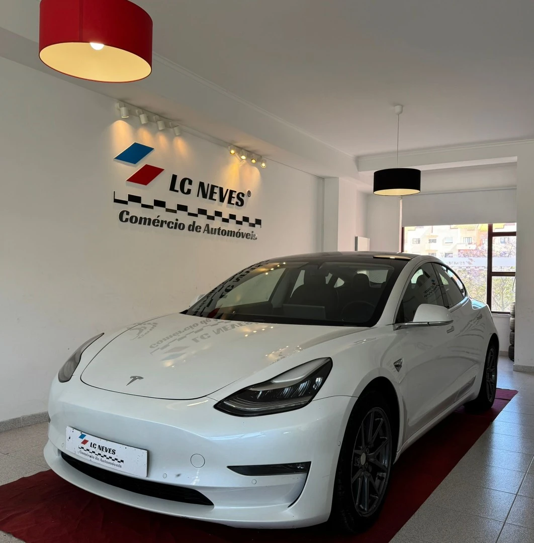 Tesla Model 3 Long-Range Dual Motor AWD