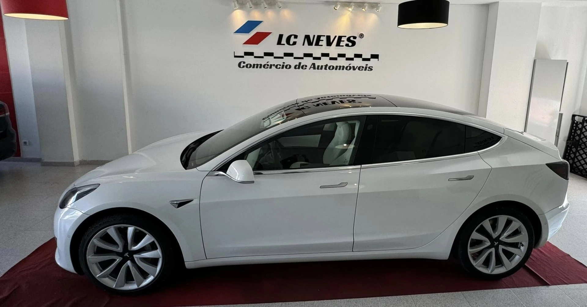 Tesla Model 3 Standard Range Plus RWD