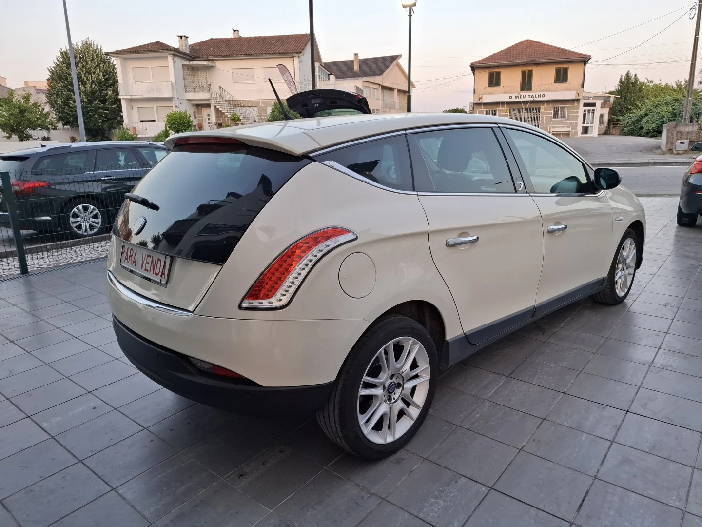 Lancia Delta 1.6 M-Jet Argento