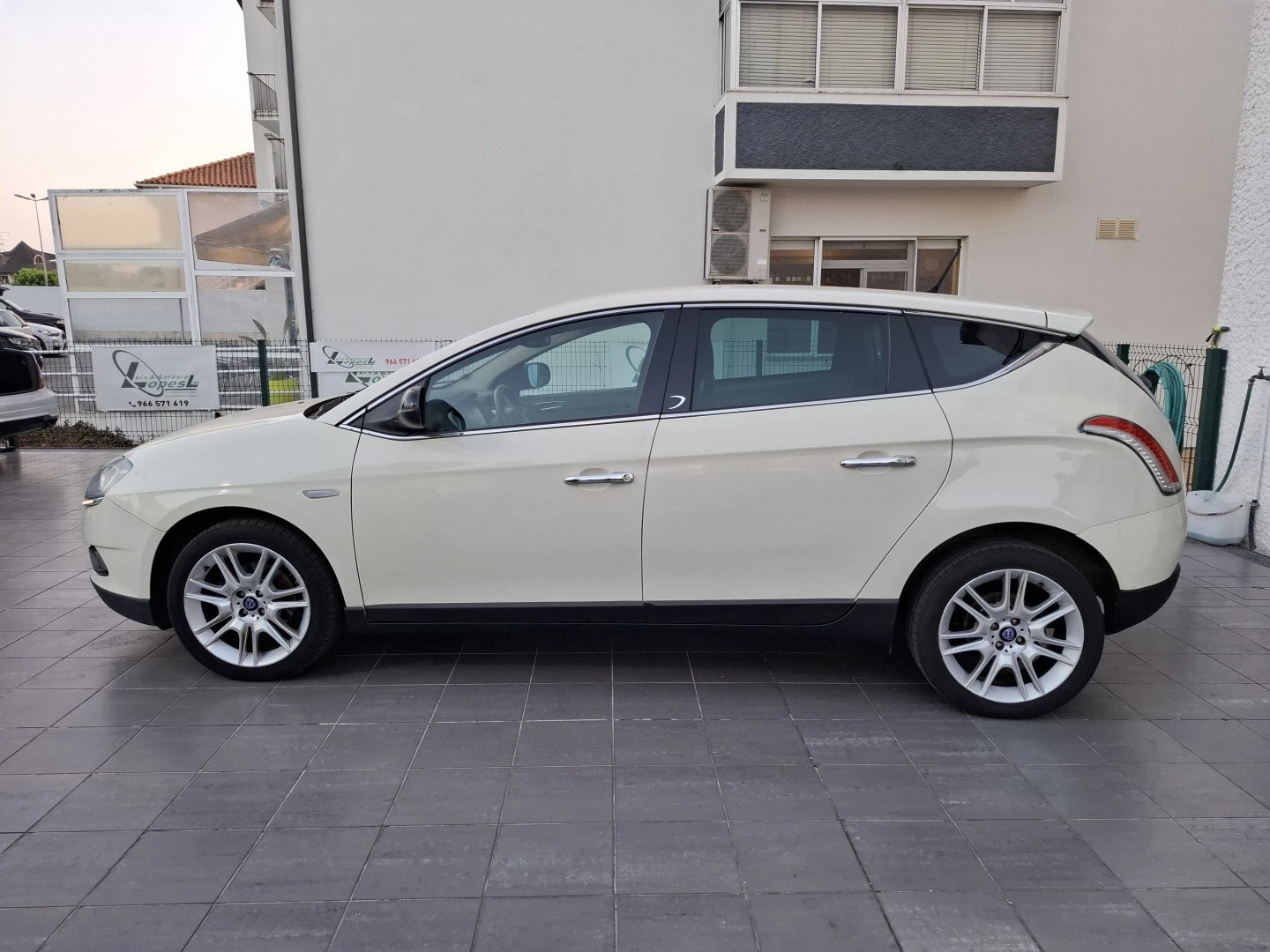 Lancia Delta 1.6 M-Jet Argento