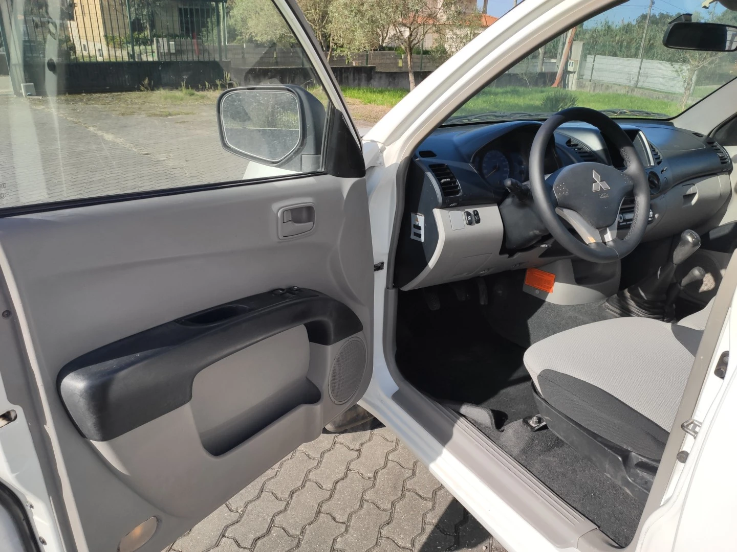 Mitsubishi L 200 2.5 DID 4X4 CAB. SIMPLES