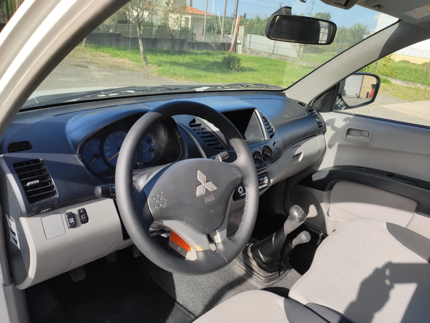 Mitsubishi L 200 2.5 DID 4X4 CAB. SIMPLES