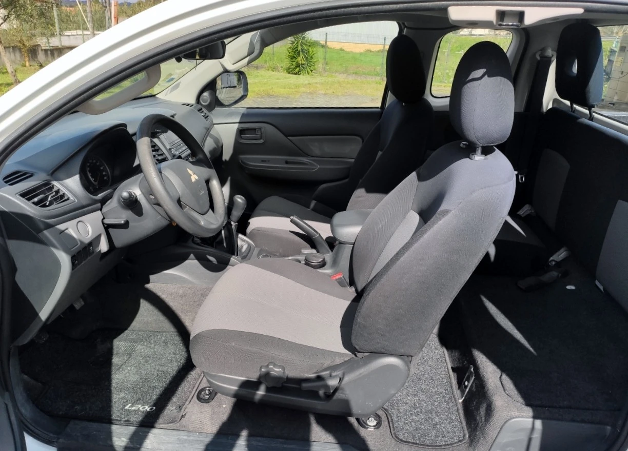 Mitsubishi L 200 2.4 DI-D CD Invite Space Cab 3L 4WD