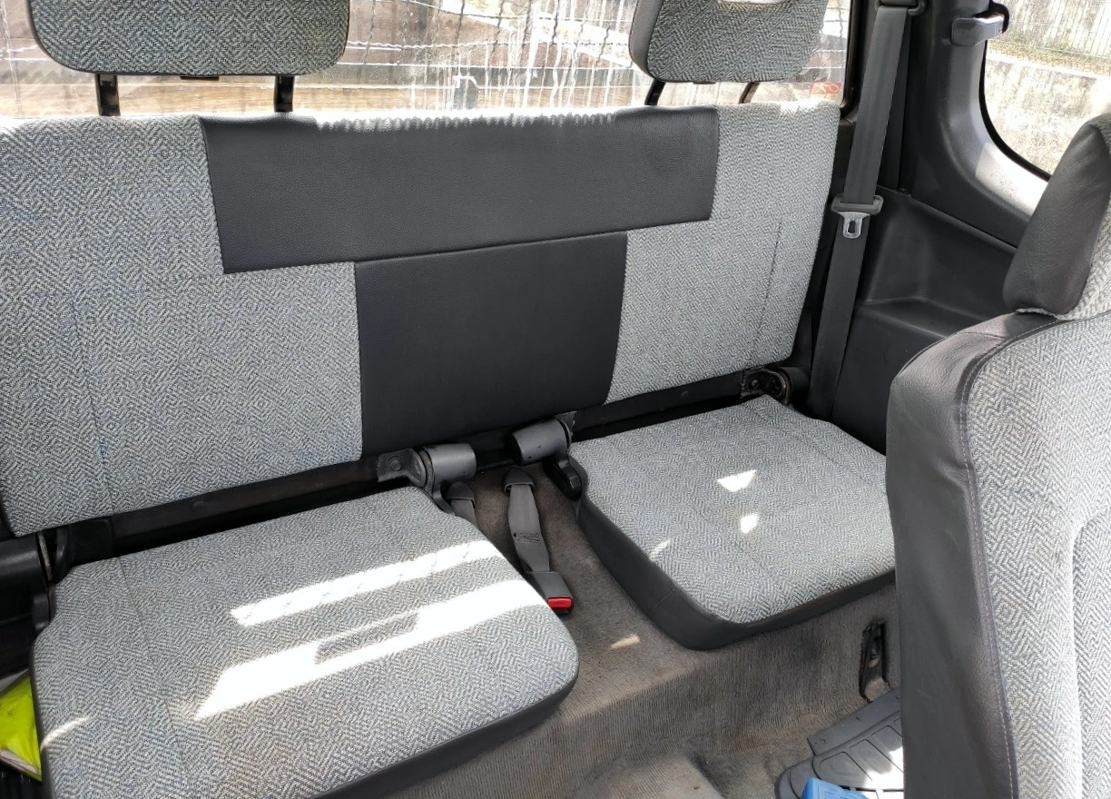 Mitsubishi L 200 2.5D 4 LUGARES