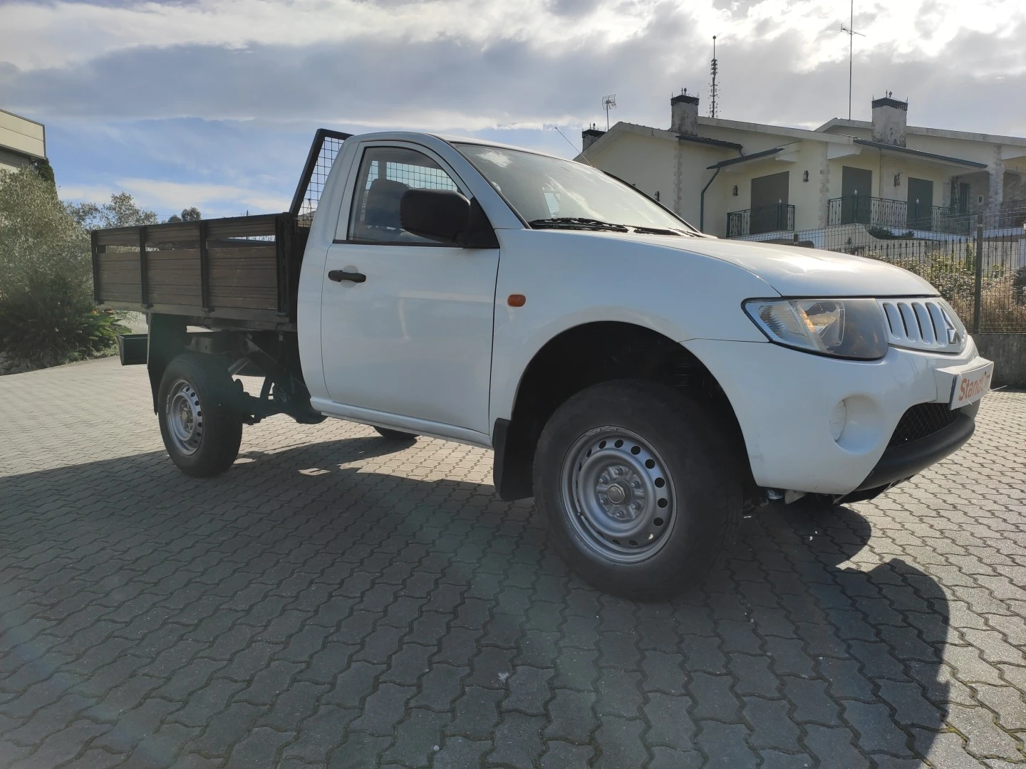 Mitsubishi L 200 2.5 DID 4X4 CAB. SIMPLES