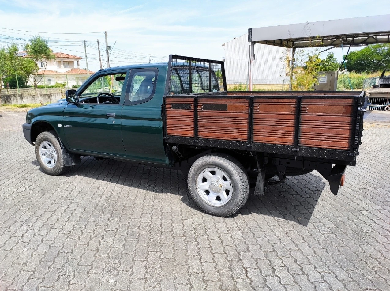 Mitsubishi L 200 2.5 TD Club Strakar AC 3