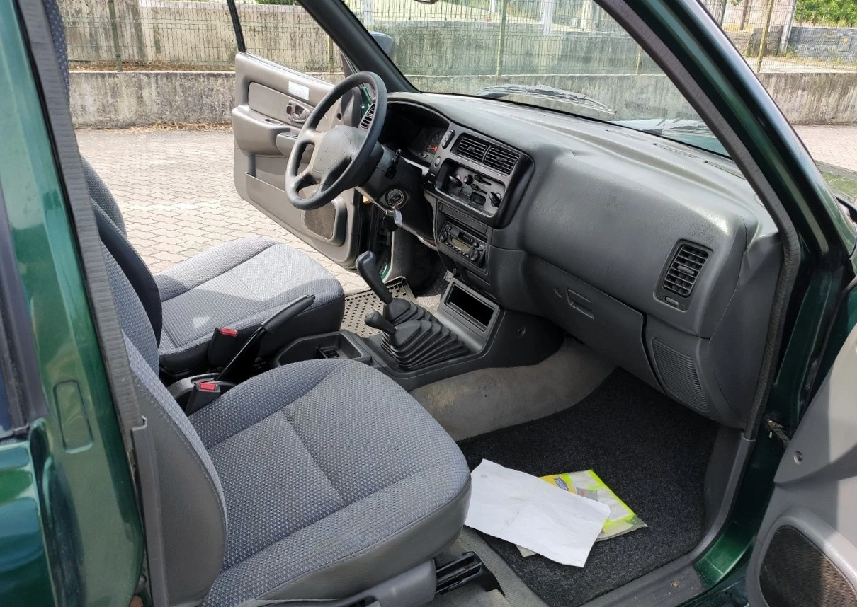 Mitsubishi L 200 2.5 TD Club Strakar AC 3