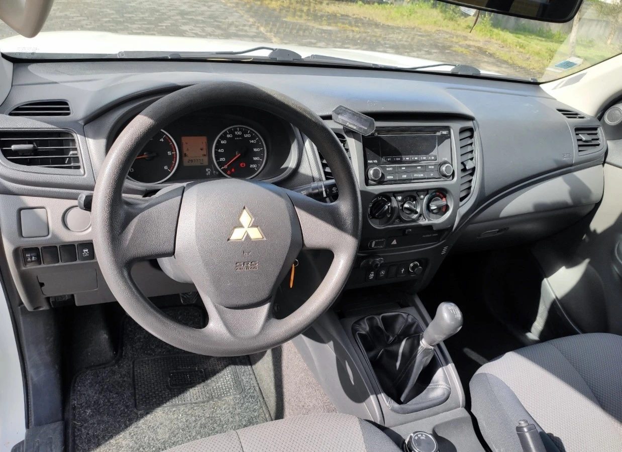 Mitsubishi L 200 2.4 DI-D CD Invite Space Cab 3L 4WD