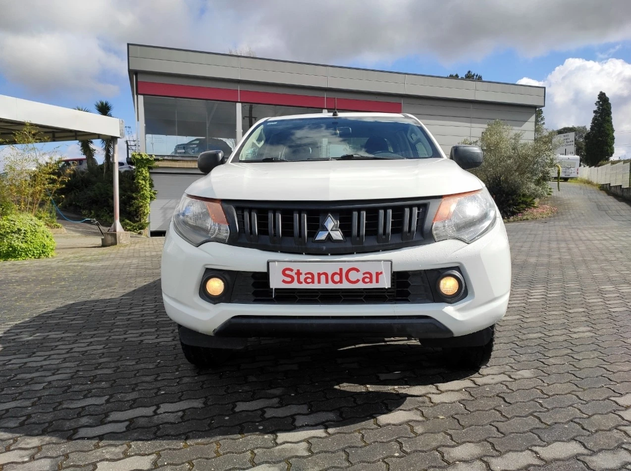 Mitsubishi L 200 2.4 DI-D CD Invite Space Cab 3L 4WD