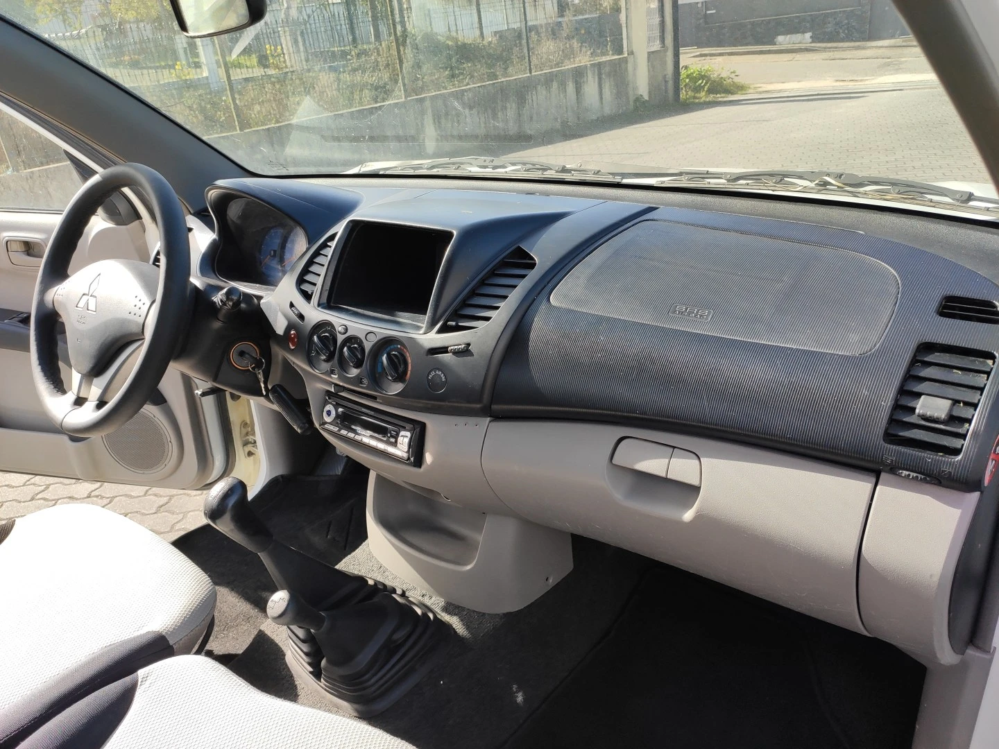 Mitsubishi L 200 2.5 DID 4X4 CAB. SIMPLES