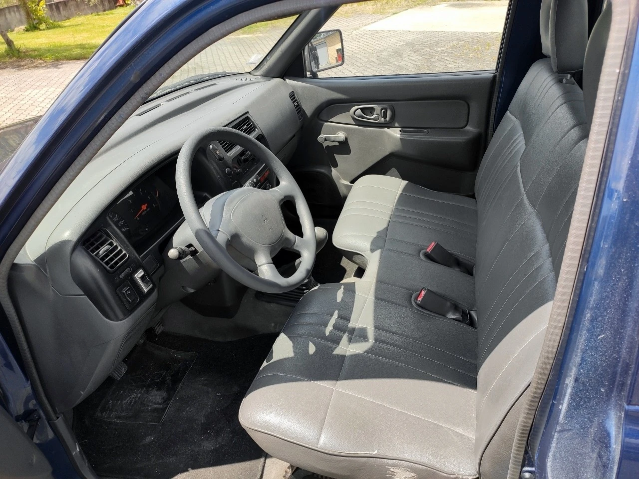 Mitsubishi L 200 2.5 TD 3 LUGARES