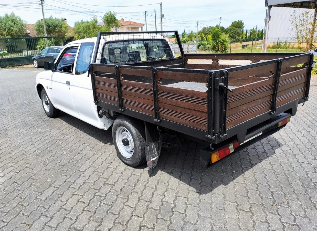 Mitsubishi L 200 2.5D 4 LUGARES