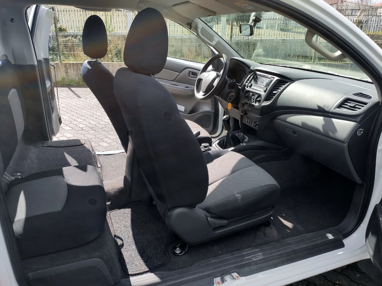 Mitsubishi L 200 2.4 DI-D CD Invite Space Cab 3L 4WD