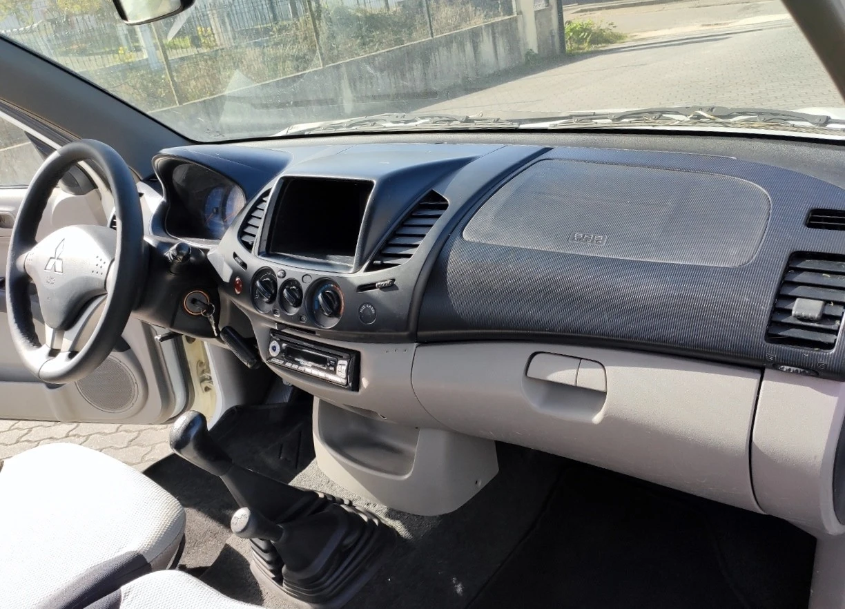 Mitsubishi L 200 2.5 DID 4X4 CAB. SIMPLES