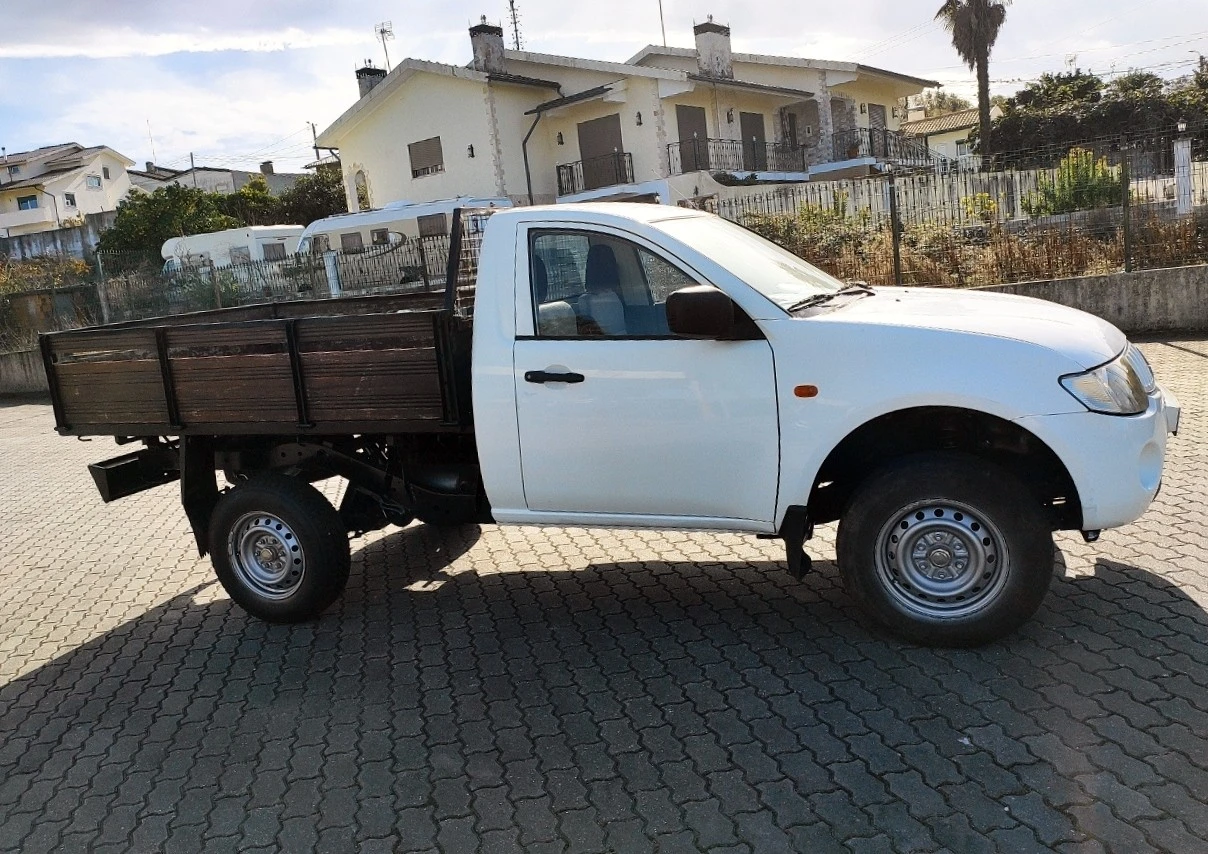 Mitsubishi L 200 2.5 DID 4X4 CAB. SIMPLES