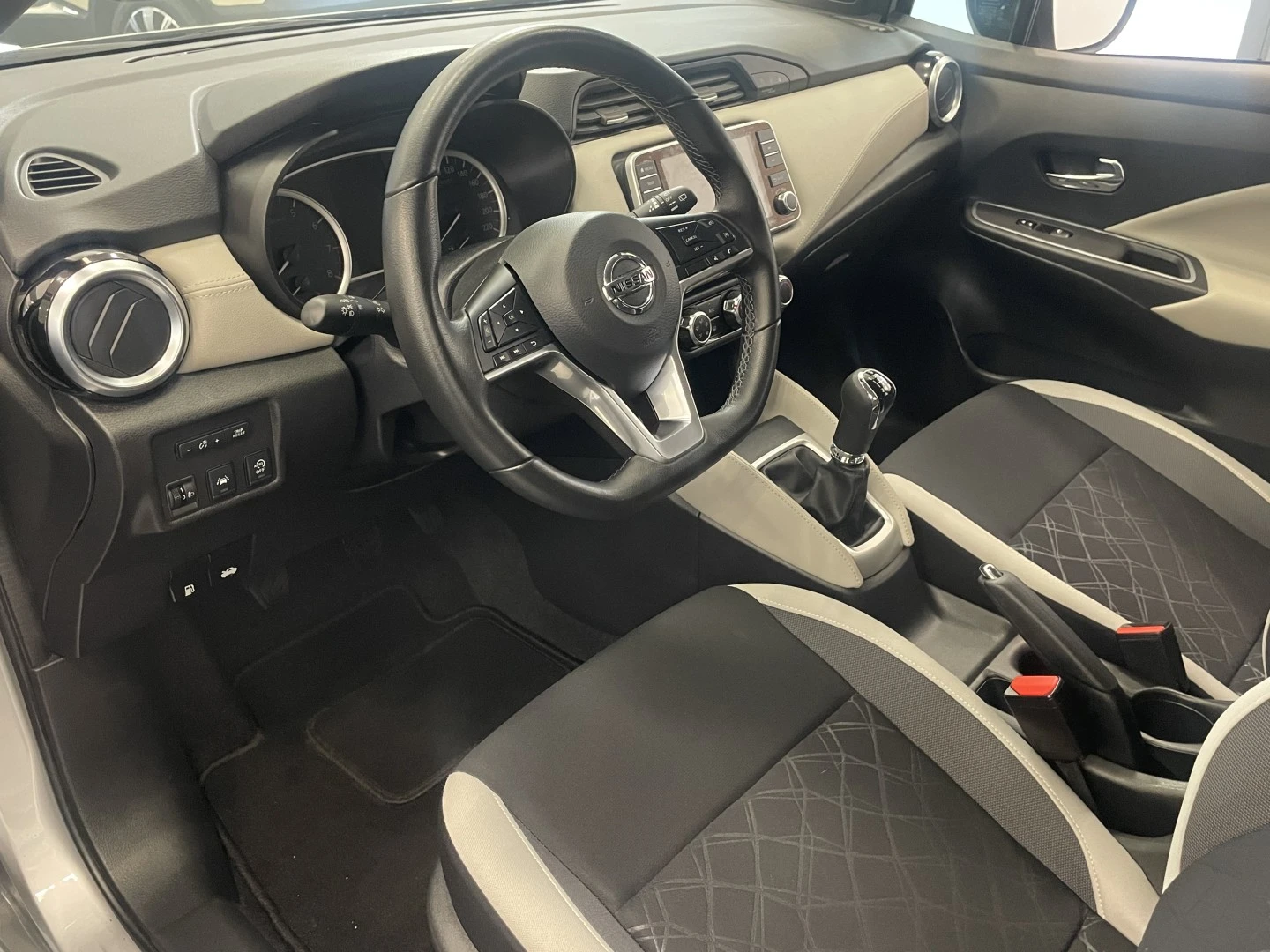 Nissan Micra 1.0 IG-T N-Design Black P.Navi