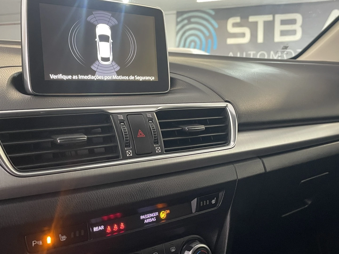 Mazda 3 1.5 Sky-D Excellence Navi