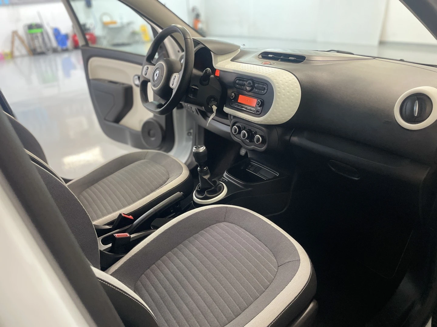 Renault Twingo SCe 65 lIMITED