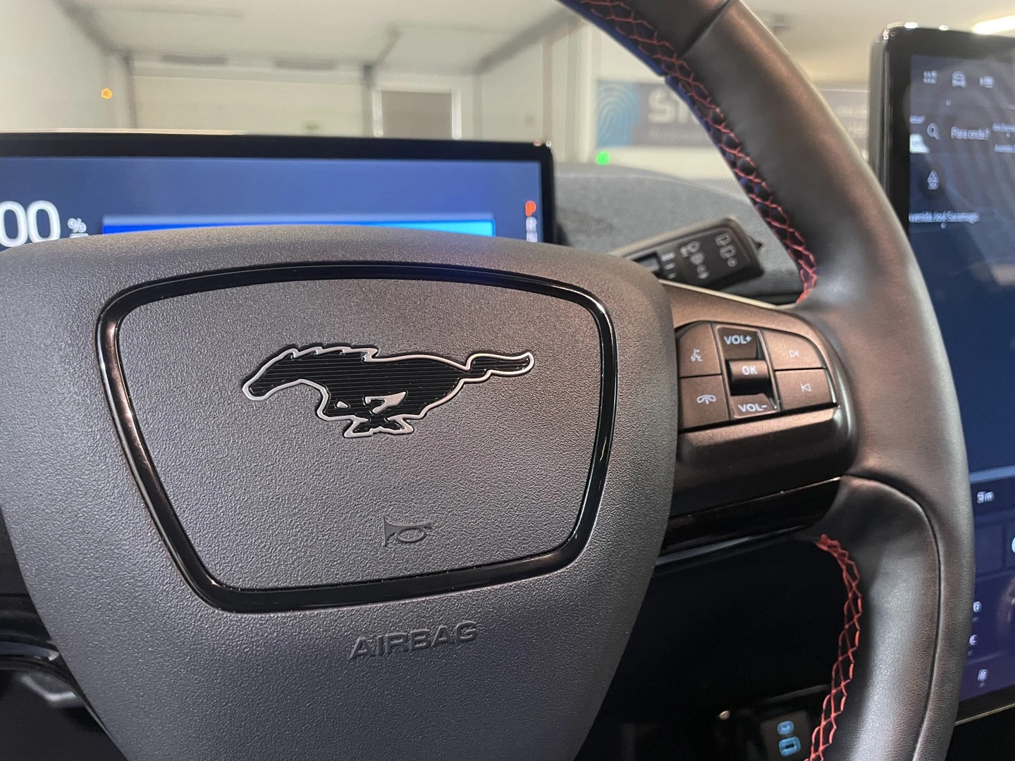 Ford Mustang Mach-E 98.7 kWh Premium AWD
