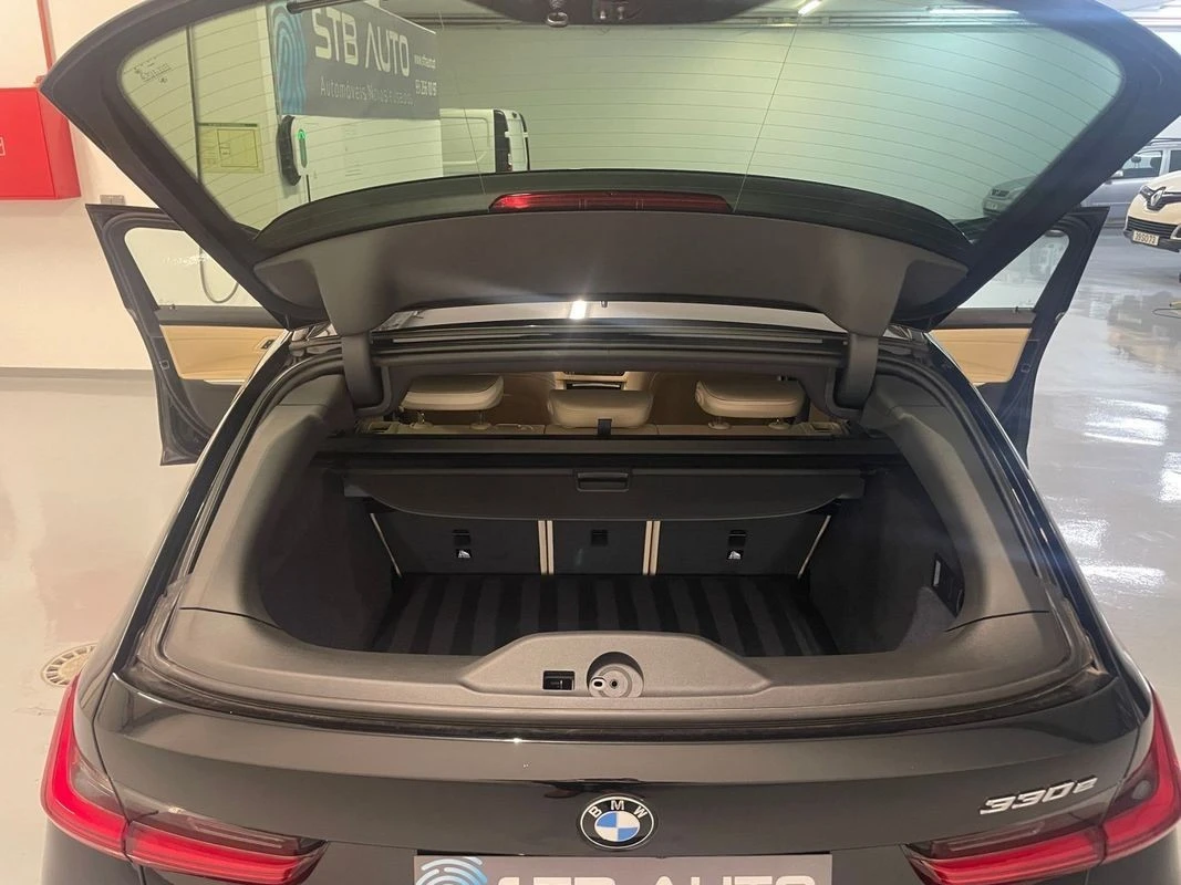 BMW 330 e Touring Pack M Auto