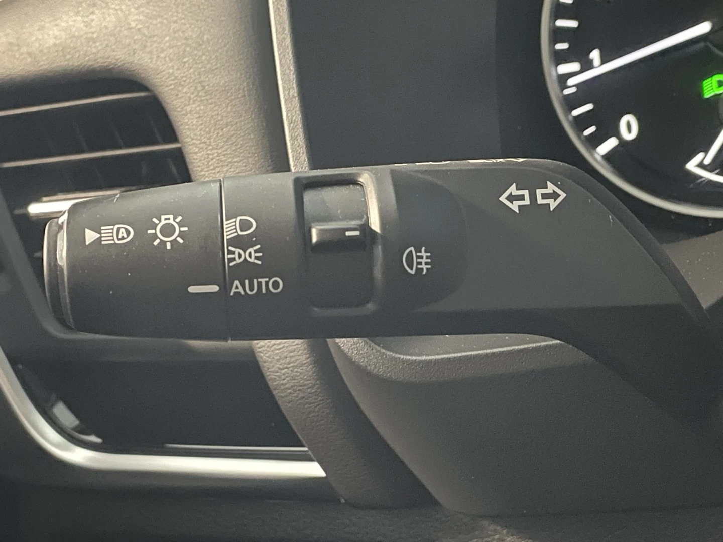 Nissan Qashqai 1.3 DIG-T N-Connecta LED Xtronic