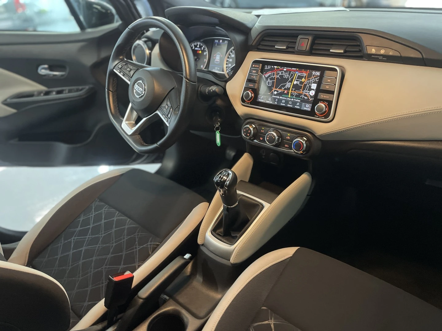Nissan Micra 1.0 IG-T N-Design Black P.Navi