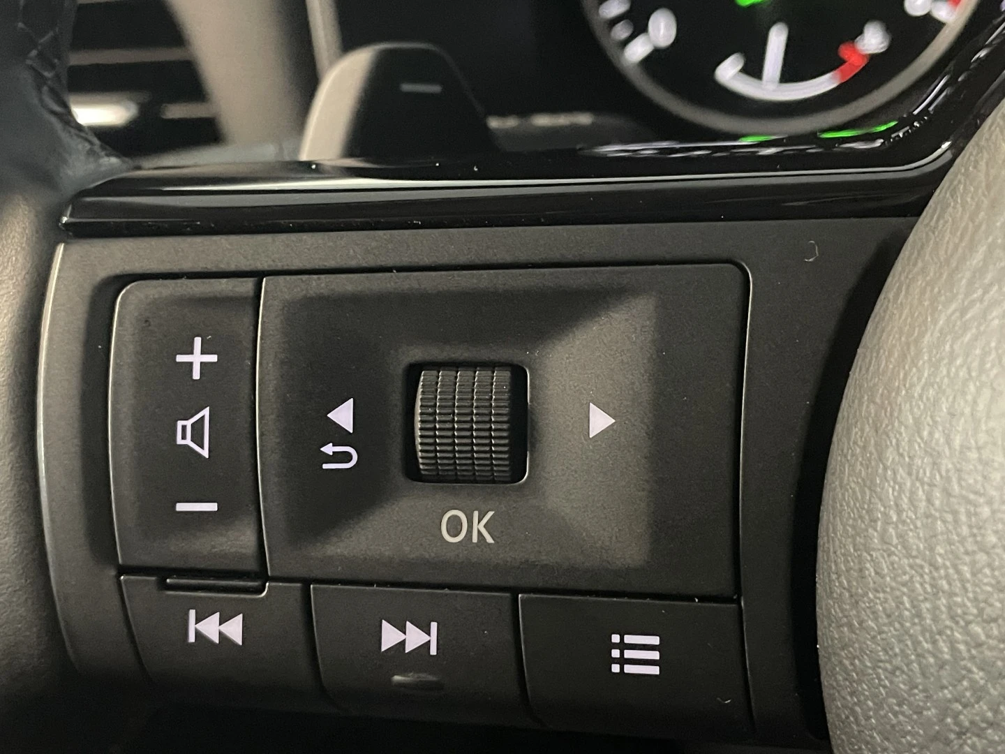 Nissan Qashqai 1.3 DIG-T N-Connecta LED Xtronic