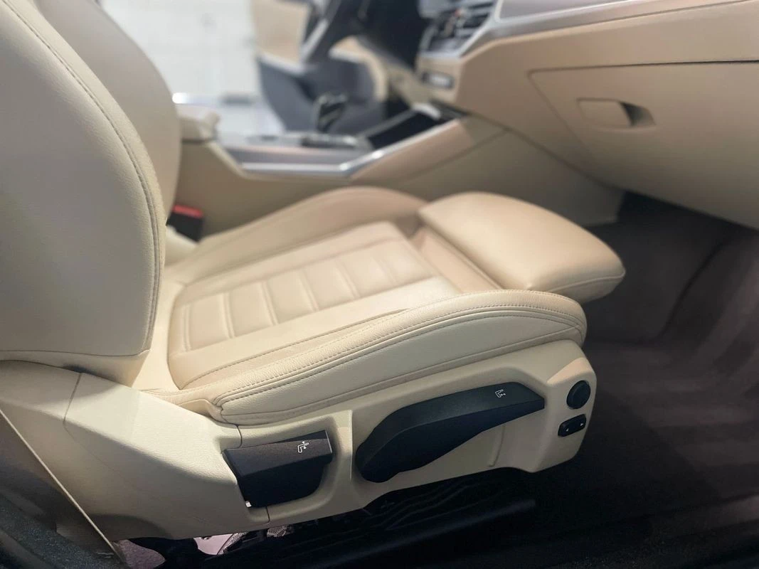 BMW 330 e Touring Pack M Auto