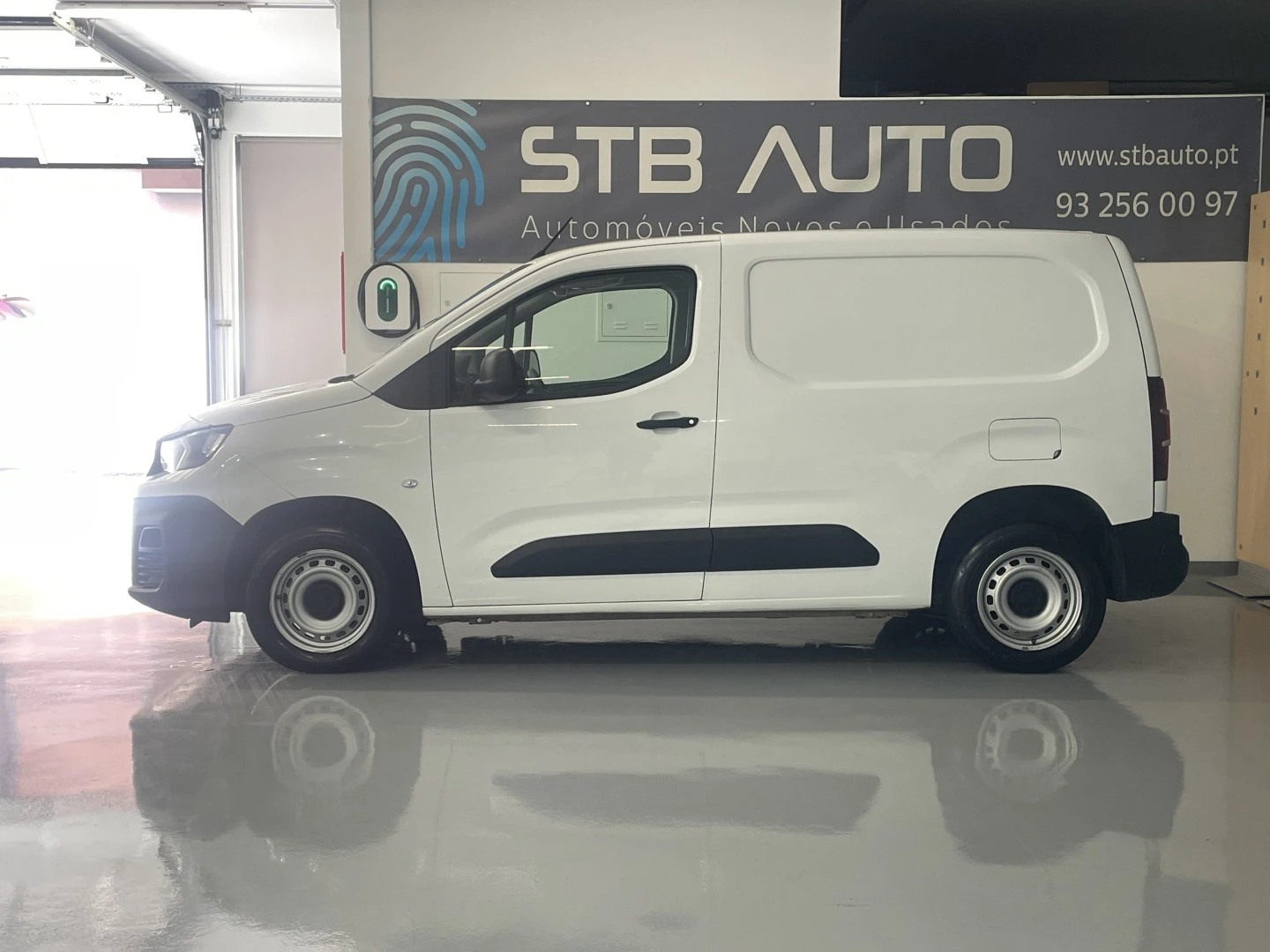 Peugeot Partner Pro Standard 4d