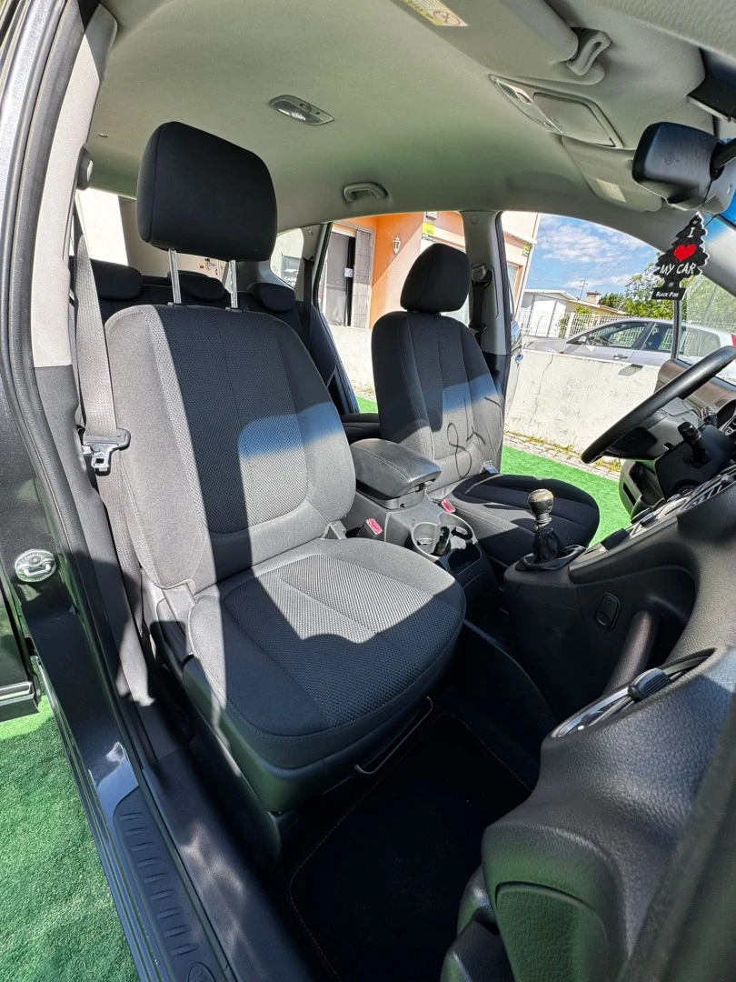 Kia Carens 1.6 CRDi Spirit