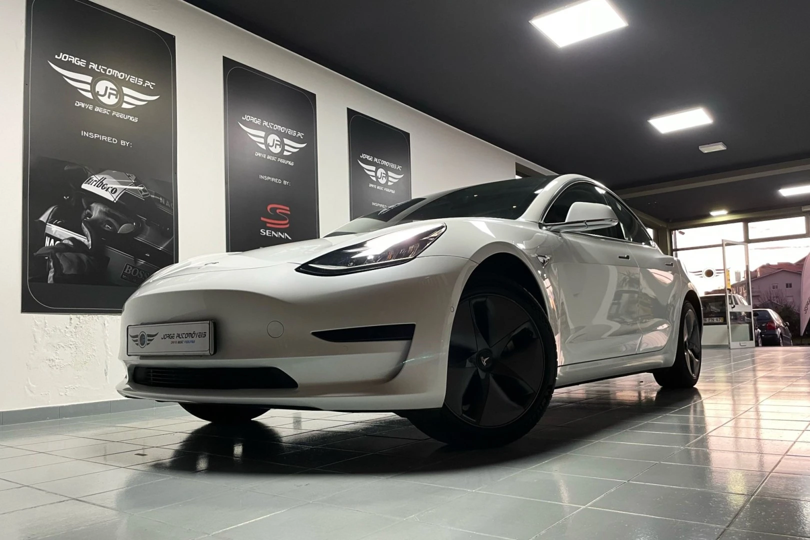 Tesla Model 3 Standard Range Plus RWD