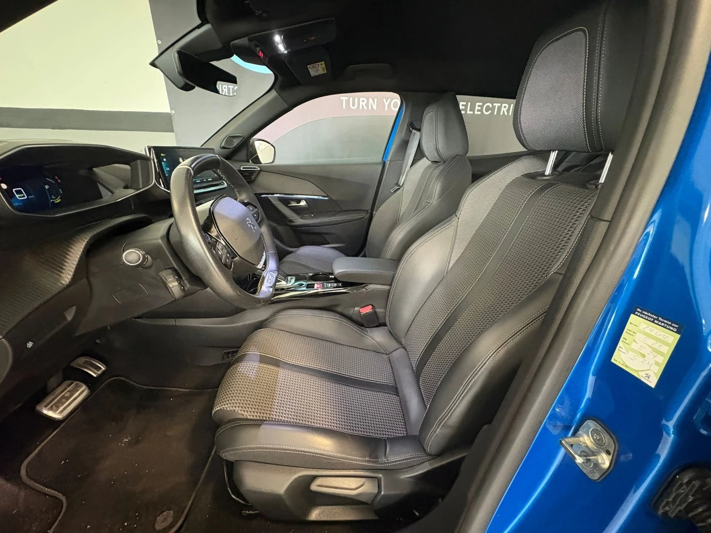 Peugeot e-2008 50 kWh GT