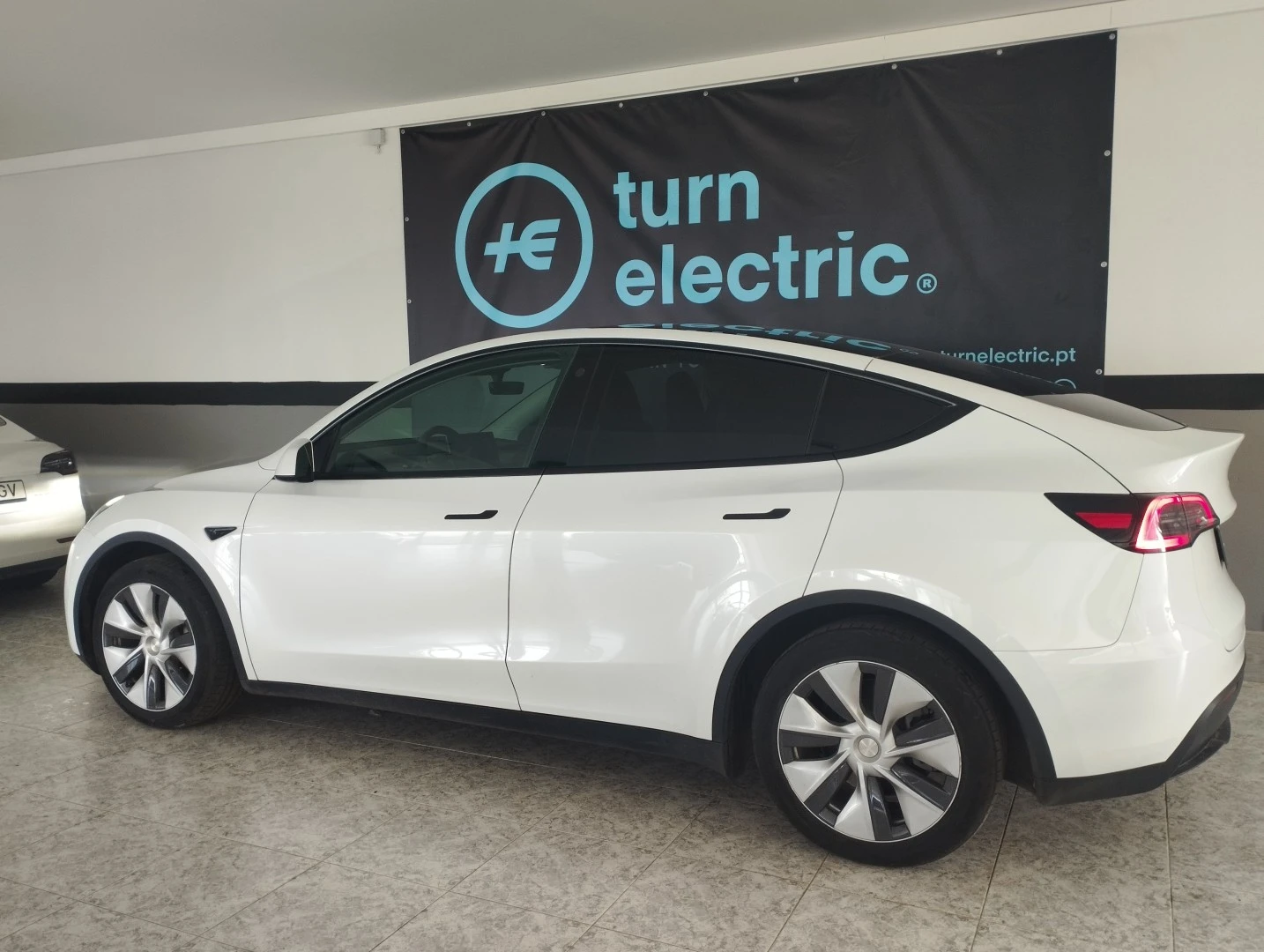Tesla Model Y RWD