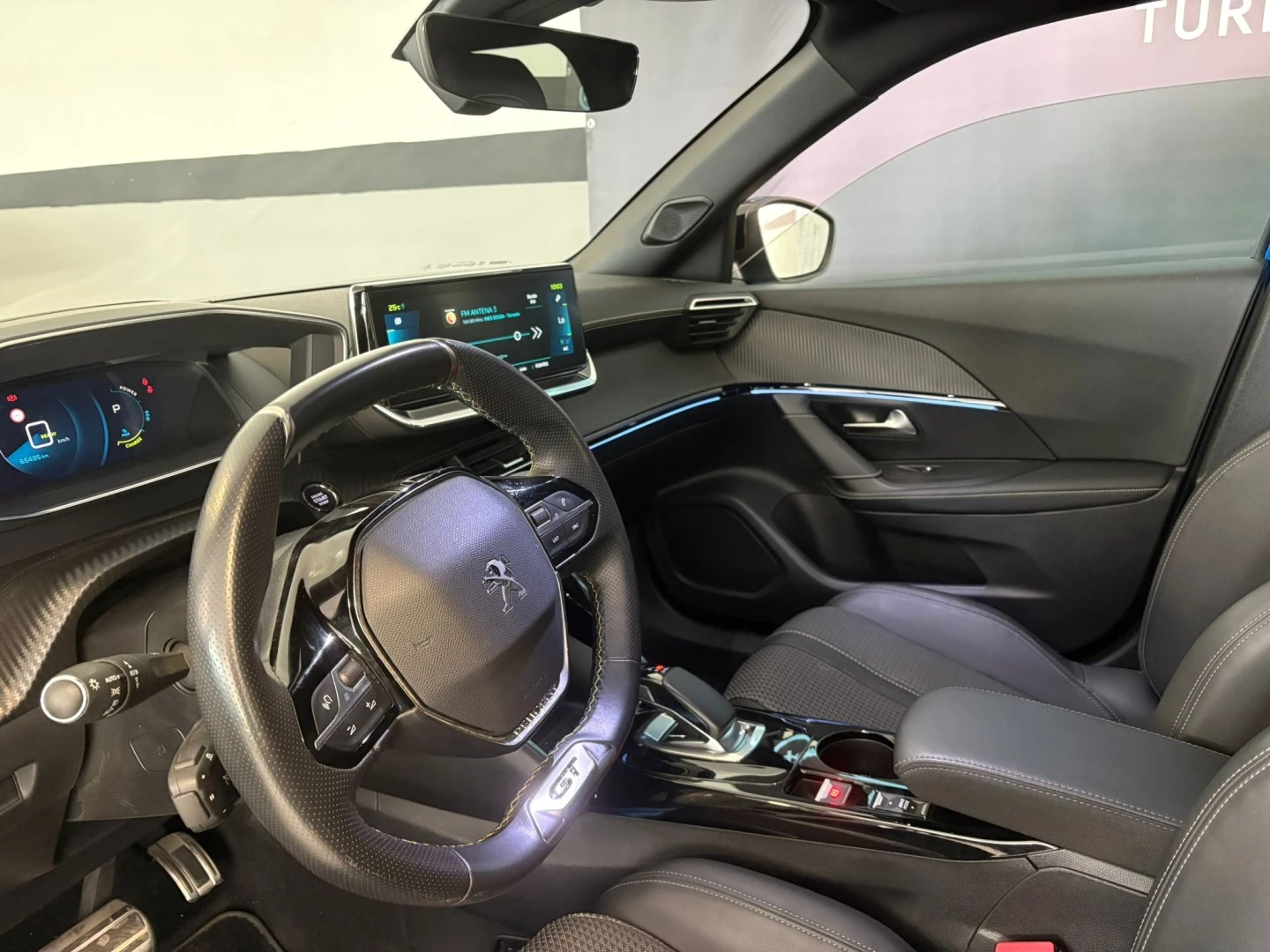 Peugeot e-2008 50 kWh GT