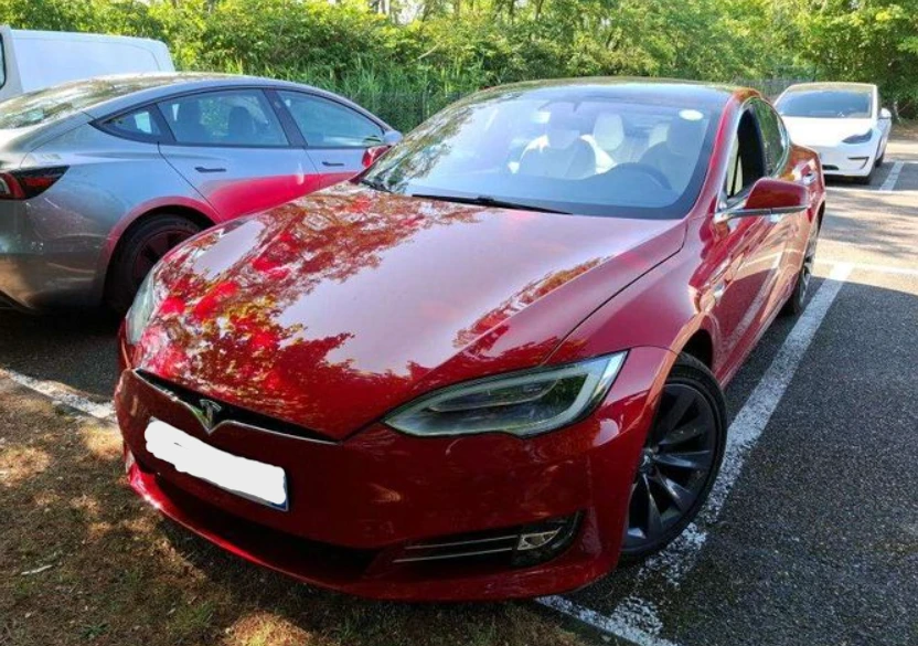 Tesla Model S 100 kWh Standard Range AWD