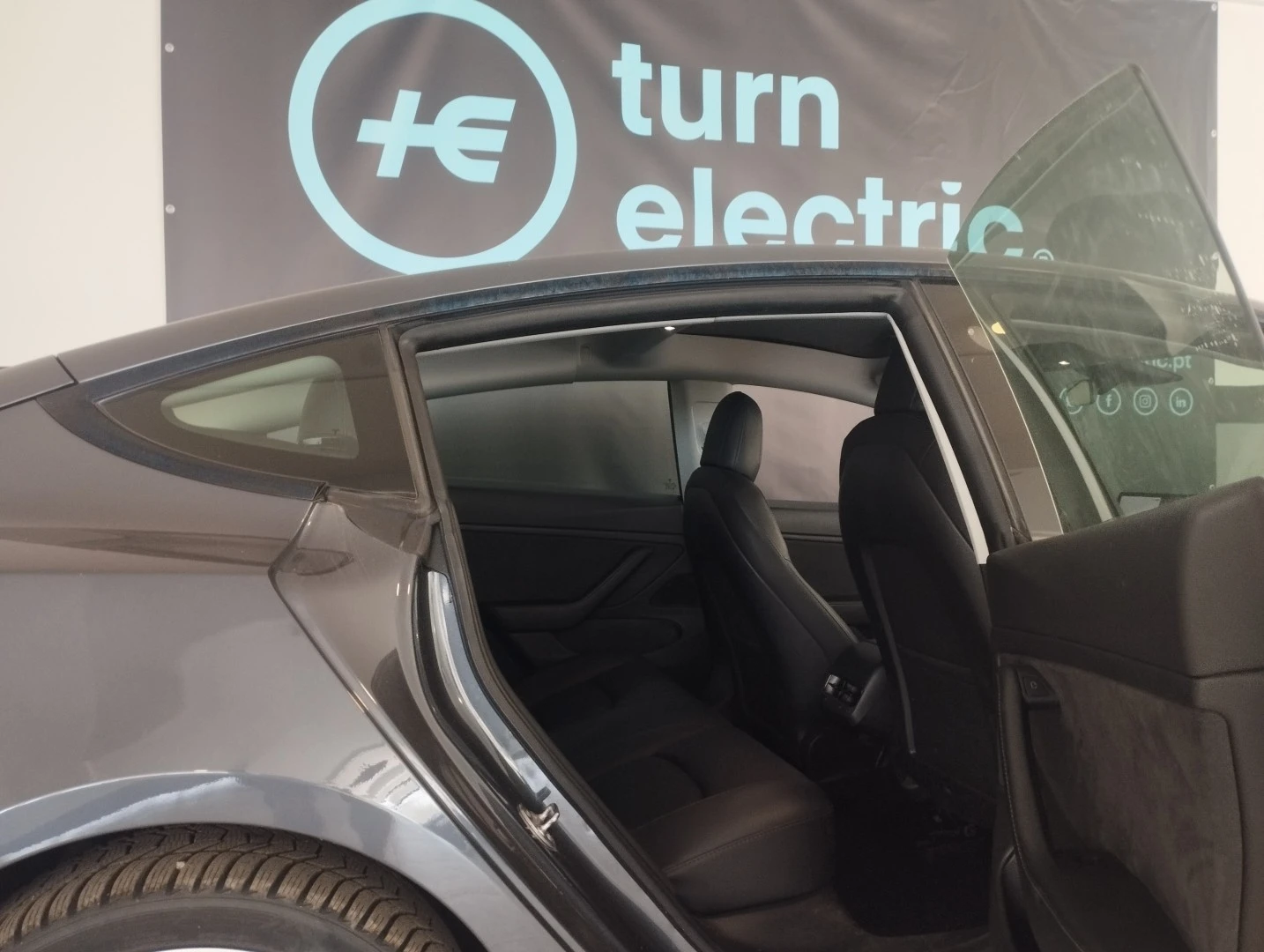 Tesla Model 3 Long Range AWD Dual Motor
