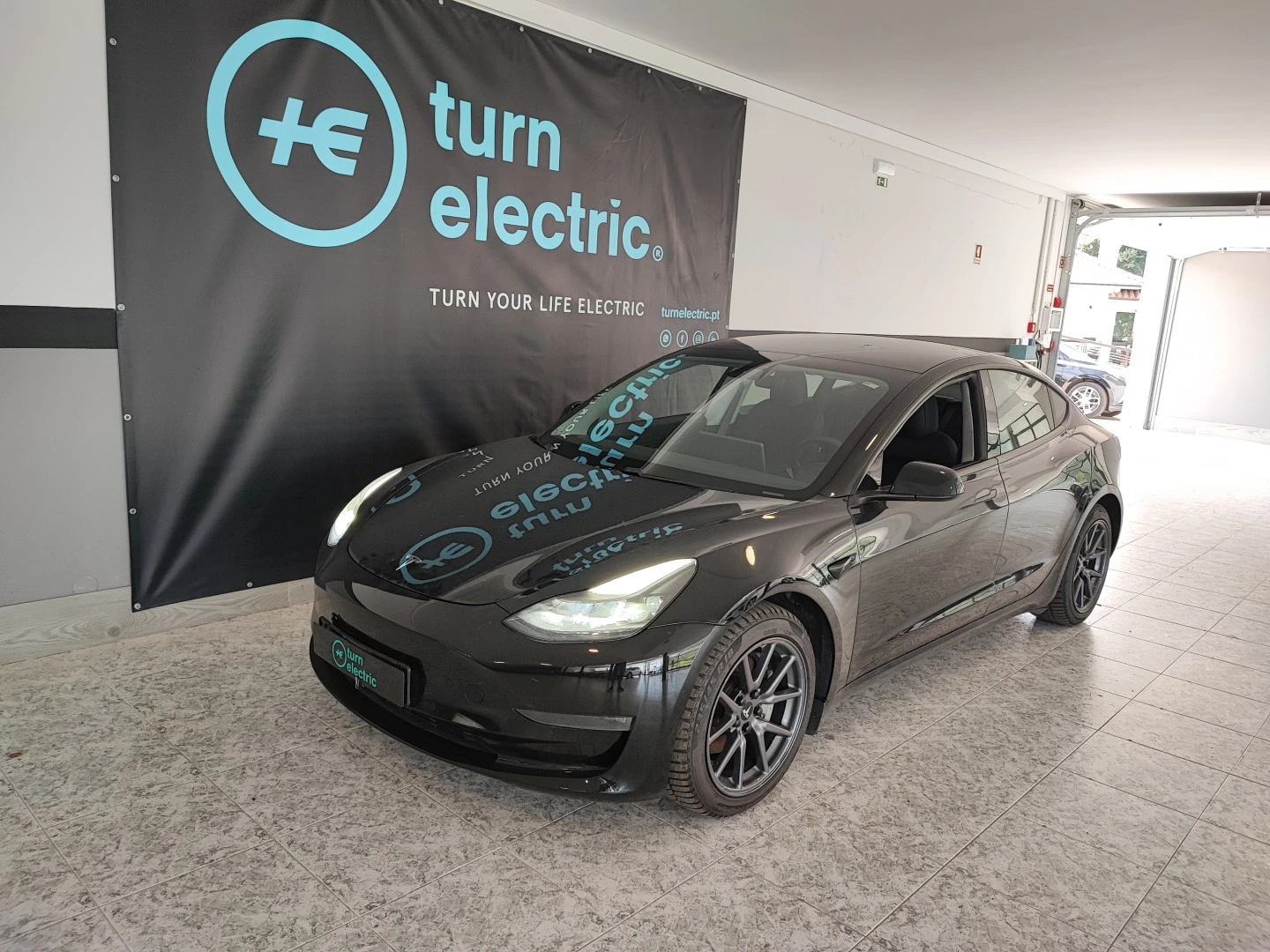 Tesla Model 3 Long Range AWD Dual Motor