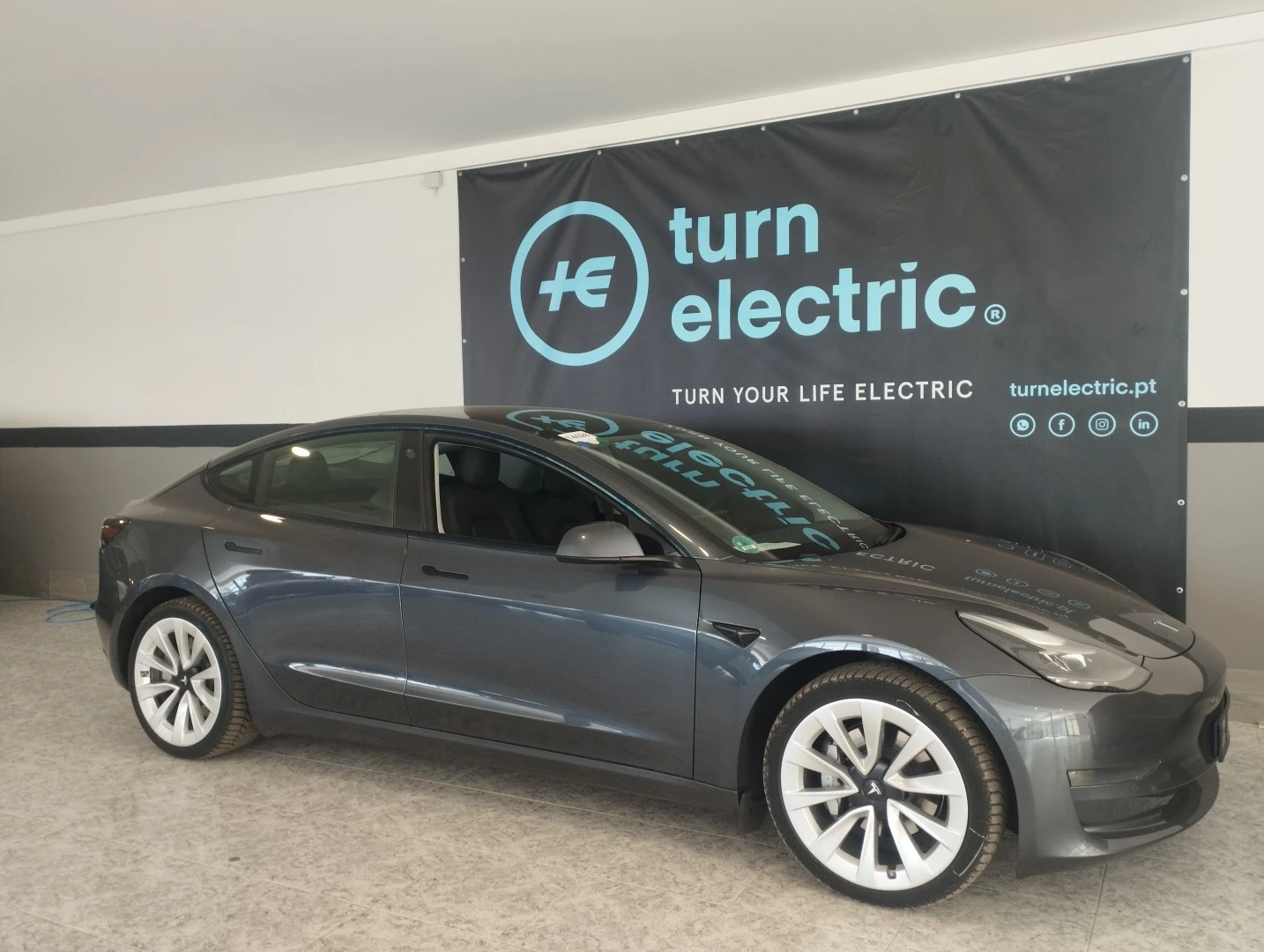 Tesla Model 3 Long Range AWD Dual Motor