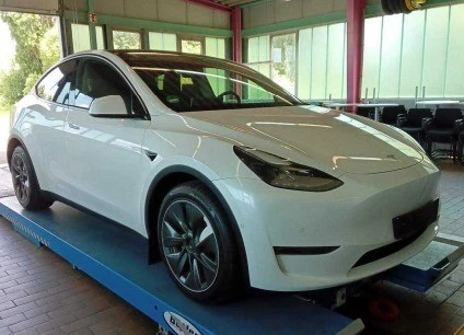 Tesla Model Y Long Range Tração Integral