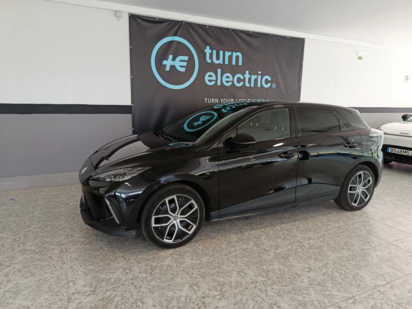 MG MG4 64 kWh Luxury