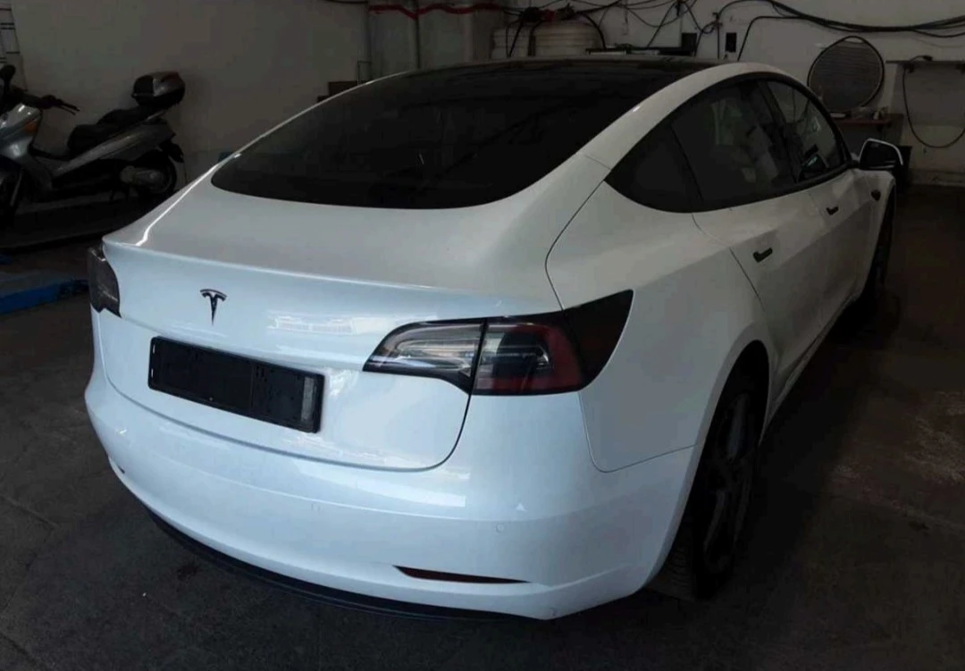Tesla Model 3 Standard Range Plus RWD